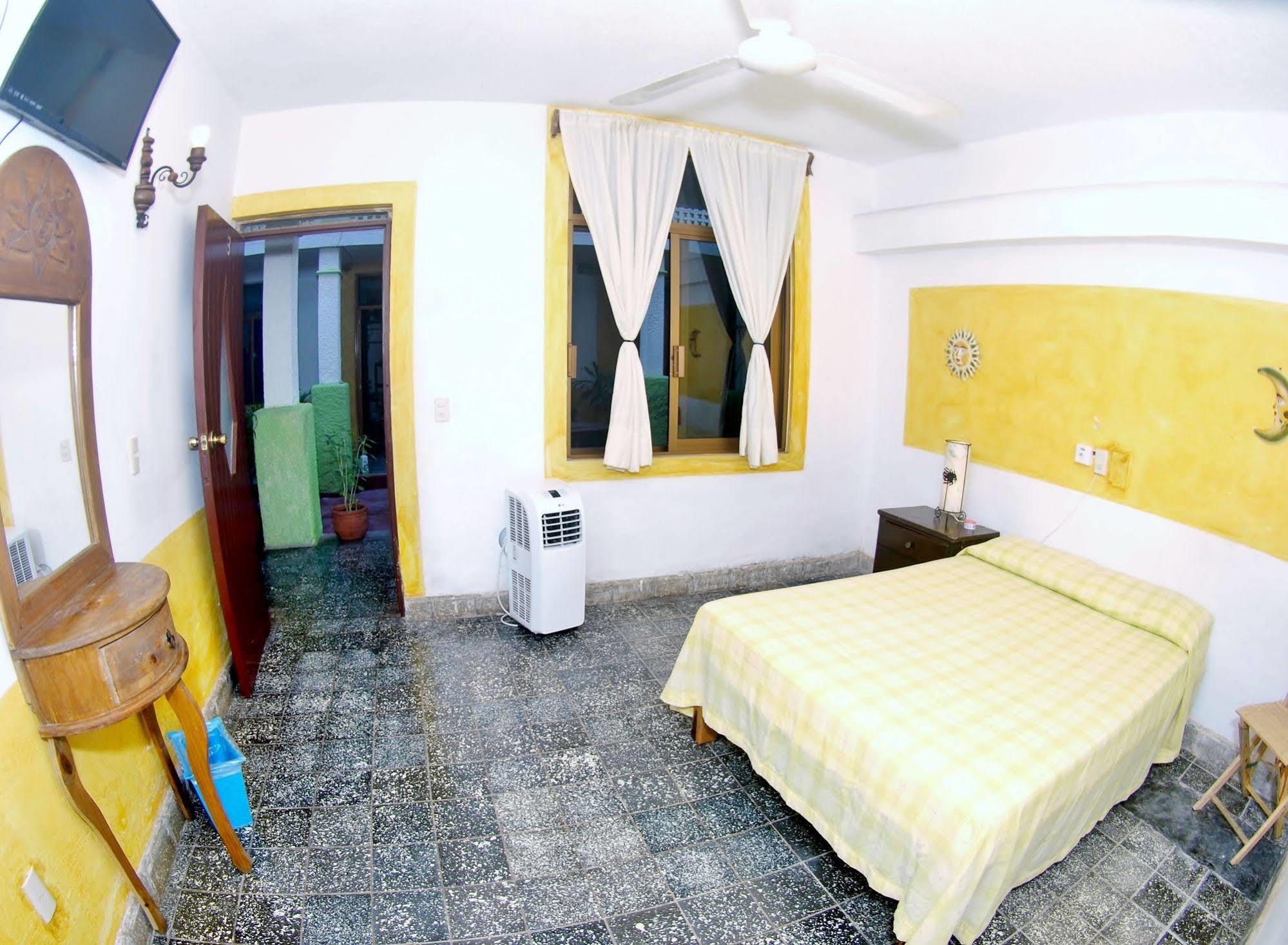 Hotel San Lorenzo Barra de Navidad Eksteriør bilde